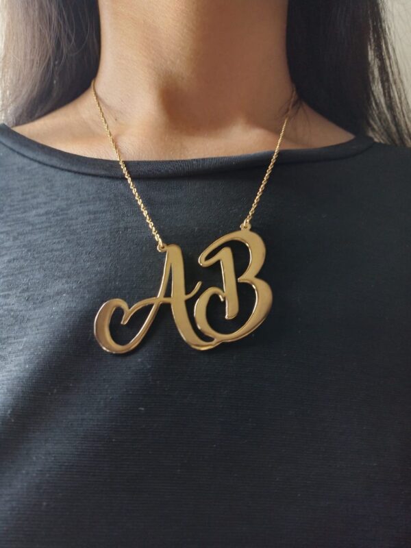 Collar Dije Monograma en Baño de Oro - Imagen 2