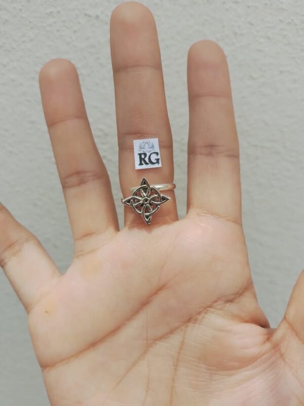 Anillo  Nudo de Bruja en Plata Ley (AGOTADO)