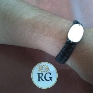 pulsera de placa grabada en plata