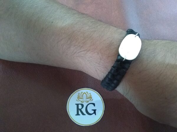 pulsera de placa grabada en plata
