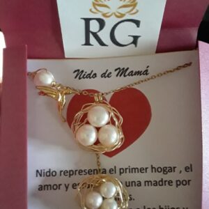 Colar de colibri con nidito