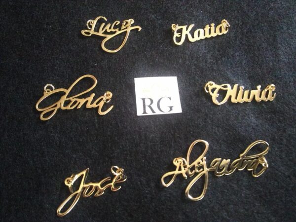 nombres personalizados en baño de oro