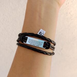 placa grabada en pulsera
