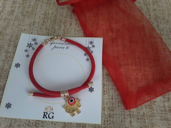 pulsera roja con borreguito