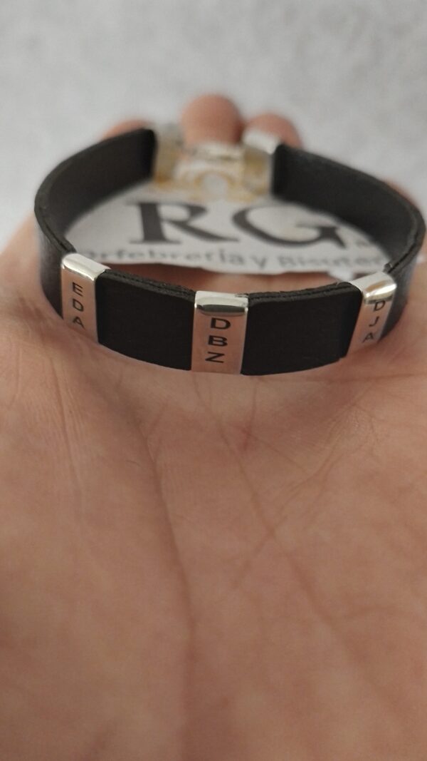 Pulsera con Aros Rectangular  Grabados en Plata ley