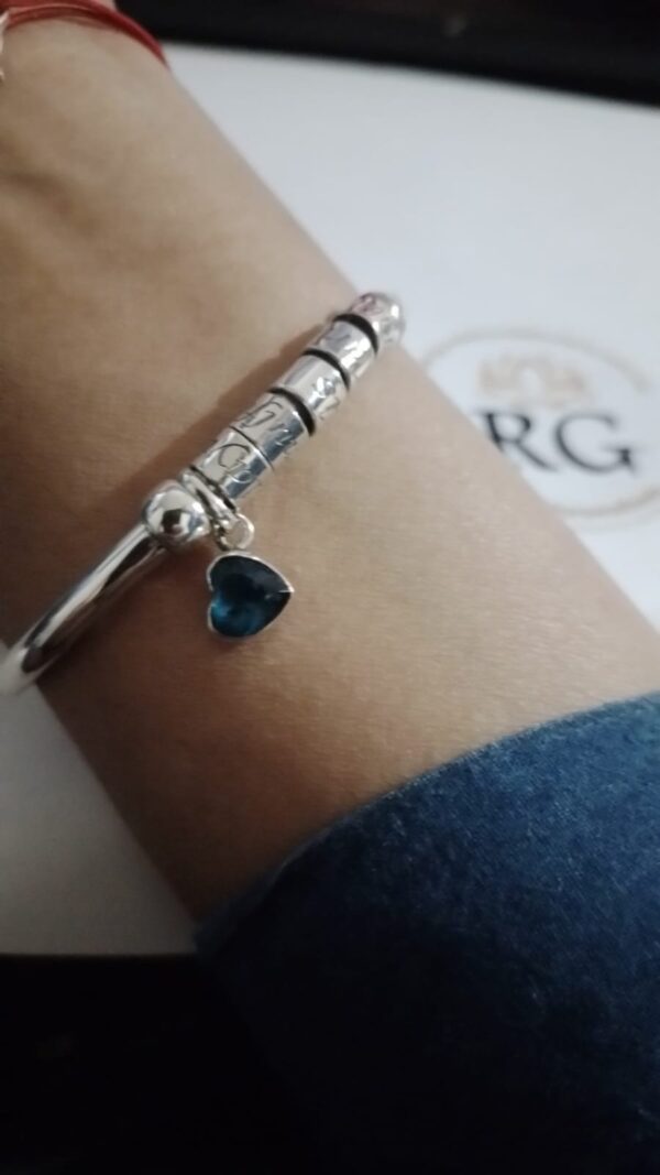 Brazalete con Aros Grabados en Plata Ley - Imagen 2