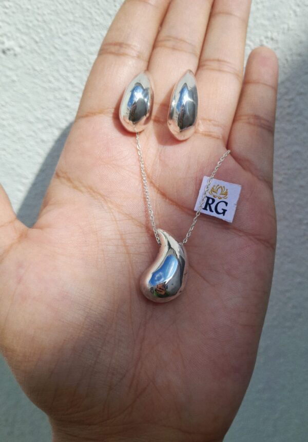Aretes y Collar de Gota en Plata ley - Conjunto